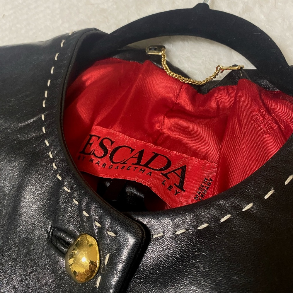 ESCADA WOMENS BLACK LEATHER JACKET W/ RED LINING AND GOLD DETAILING *VINTAGE*
